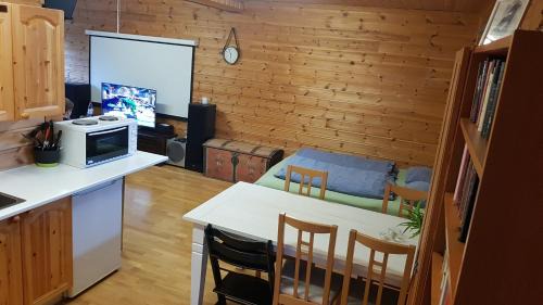 Kvernaland Apartment | One-room cabin without shower