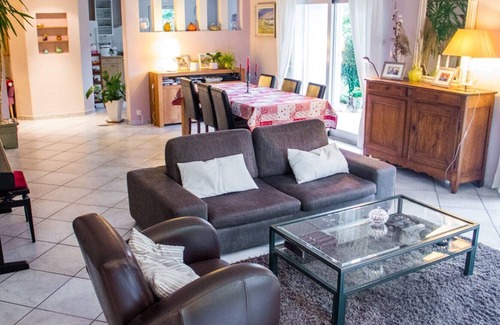 La Roche-sur-Foron Villa | ONE SIZE VILLA IN THE CENTER OF GENEVA CHAMONIX ANNECY
