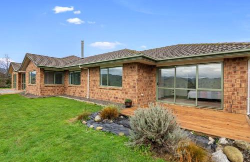 Wakefield House | One Two Eight - Richmond Holiday Home