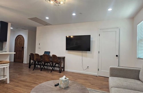 Colton House | One World House with King Bed