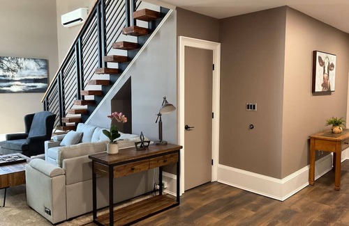 Barre Apartment | One Zero Five Stay 300