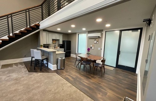 Barre Apartment | One Zero Five Stay 301