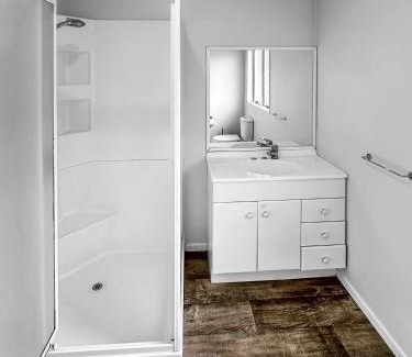 Onehunga House | Onehunga Oasis l 2bed Private Home l Cornwall Park