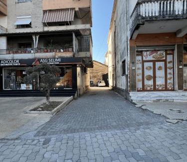 Shkoder House | oneTwoSleep GuestHouse