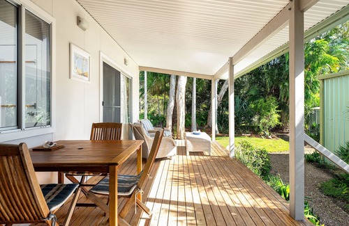 Tin Can Bay House | Only 3 minutes walk to the water!