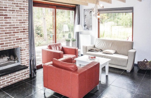Rekem House | Only 8 km from Maastricht you will spend your vacation here in an attractive environment.