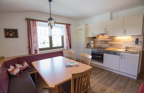 Zell am Ziller Apartment | only a 2-minute walk to the Rosenalm cable car - Zillertal Arena - free WiFi