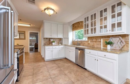 Grapevine House | Only Minutes to Historic Grapevine, Walking Distance to Grapevine Lake