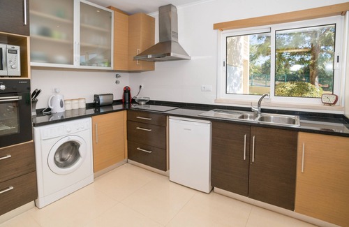 Patroves House | Only two steps from your front door to the pool
