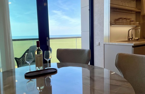 Old Boulevard Apartment | ONYX apartment with sea view