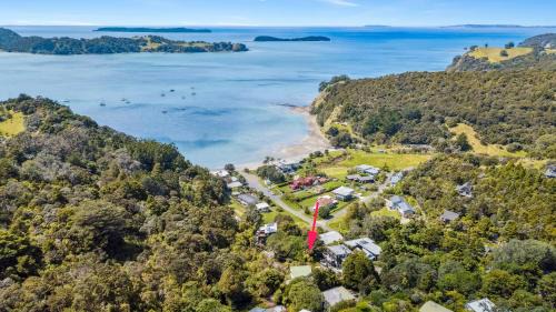 Mahurangi West House | Opahi TreeHouse - Mahurangi West Holiday Home