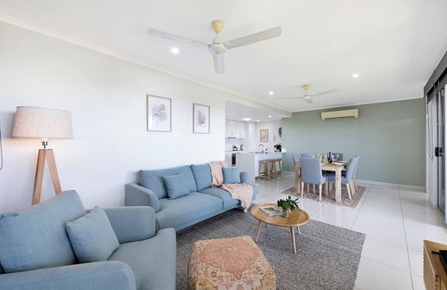 Darwin City Centre Apartment | Opal of Darwin Breezy Living Atop Blue Horizons