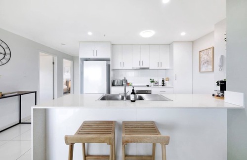 Darwin City Centre Apartment | Opal of Darwin Breezy Living Atop Blue Horizons