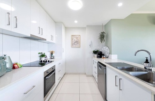 Darwin City Centre Apartment | Opal of Darwin Breezy Living Atop Blue Horizons