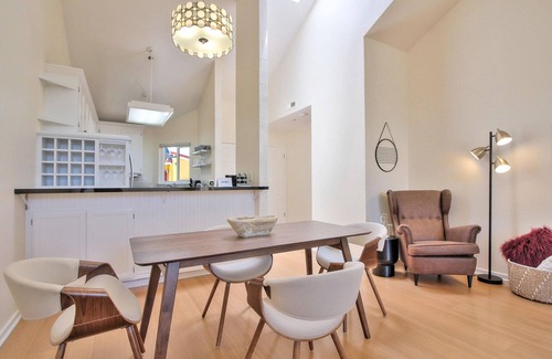 San Carlos Apartment | Open San Carlos 2BR w/Parking & W/D, walk to Restaurants, by Blueground