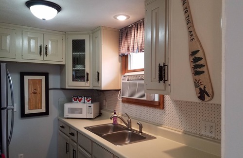 Mayfield House | OPEN Sep 7-17! Cozy House on High Lake near TC