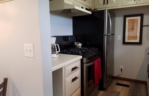 Mayfield House | OPEN Sep 7-17! Cozy House on High Lake near TC