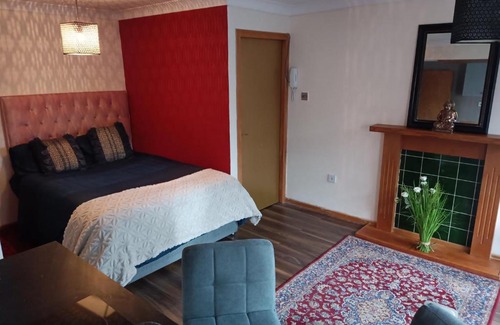 Shawlands Apartment | Open space studio in Shawlands