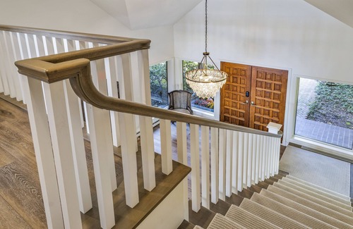 Charlevoix House | OPEN: Summer 2026 & 2027 Beautiful, Luxurious Charlevoix Lake House