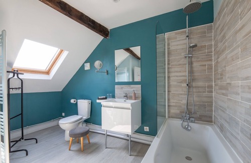 Tourcoing Bed & Breakfast | Optional 3-person spa junior suite,