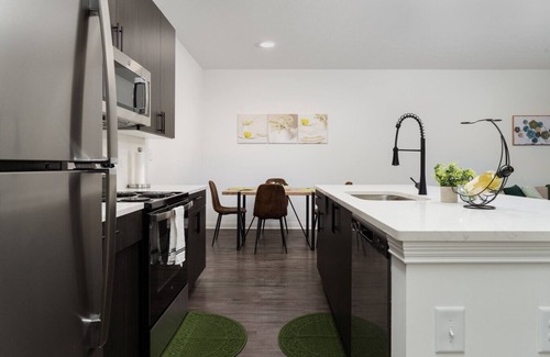 Whitestown Apartment | Opulent Suite Spacious Pond View King Bed WFH Gym