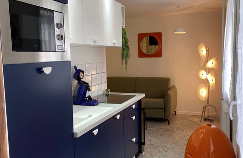 Vallieres Apartment | Orange&Art