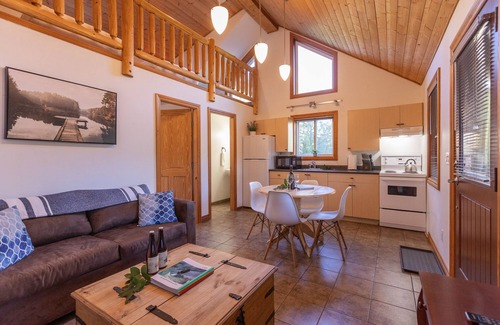 Ucluelet Cabin | Orca Cabin I West Coast Trail I Pets I Big Beach