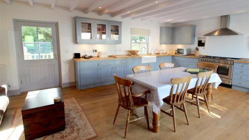 Llangennith House | Orchard Cottage, Landimore