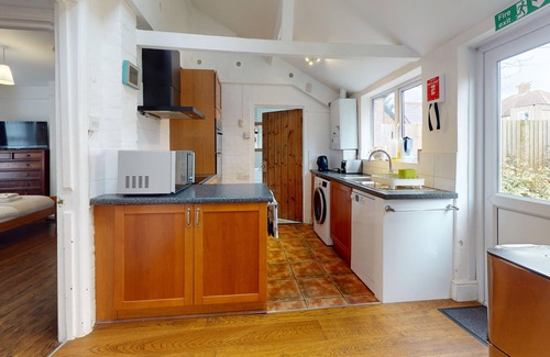 Headington House | Orchard Cottage | Oxford Holiday Let | 3 Beds & Sleeps 6