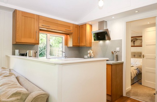 Staplefield Cottage | ORCHARD LODGE, pet friendly, with a garden in Bolney
