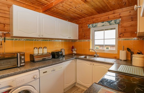 Cornwall Cottage | ORCHARD LODGE, pet friendly in Sampford Peverell, Devon