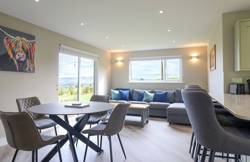 Corwen Cottage | ORCHARD LODGE, pet friendly, with hot tub in Corwen