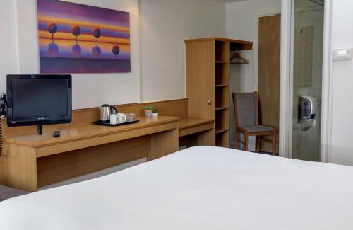 Epsom Hotel | Orchid Epsom; Sure Hotel Collection by Best Western