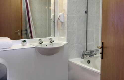 Epsom Hotel | Orchid Epsom; Sure Hotel Collection by Best Western