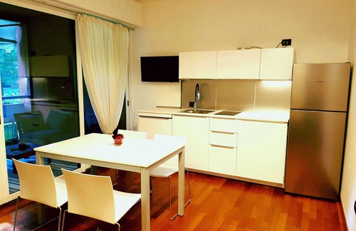 Milano 3 House | ORCHIDAL APARTMENT - COMFORTABLE FOR THE CENTER OF MILAN