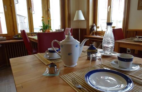 Gersau Bed & Breakfast | Organic BnB Froschknig Dorfplatz