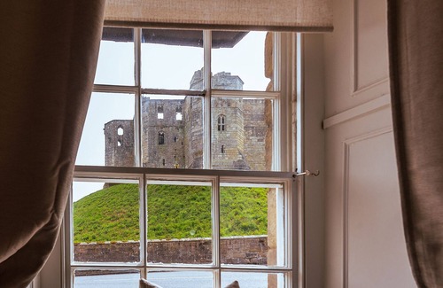 Warkworth House | Oriel House - Stunning property with breathtaking views of Warkworth Castle