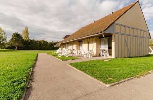 Geraudot Apartment | Orient Village