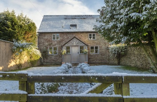 Little Cowarne Cottage | Originally converted from a 17th Century stone barn, set in a wonderful rural location