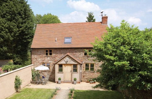Little Cowarne Cottage | Originally converted from a 17th Century stone barn, set in a wonderful rural location