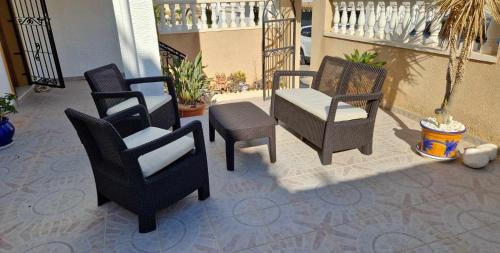 Orihuela Costa Villa | Orihuela - Sleeps 6 - Pool - Parking - PetFriendly