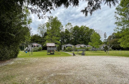 Hope Bay Cottage | Oriole-Cedar Garden Cozy Cottage #2 for a relaxing retreat
