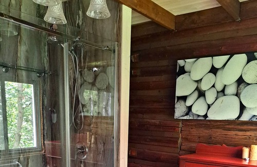 Gores Landing Cabin | Oriole Ridge Cabin; king suite, hot tub, pool, BBQ