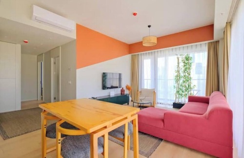 Umraniye Apartment | Orion - Modern 2BD Apt w/City View Pool & Parking
