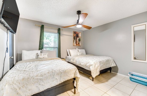 Hiawassee House | Orlando Home w/ Backyard: 24 Mi to Disney Parks!