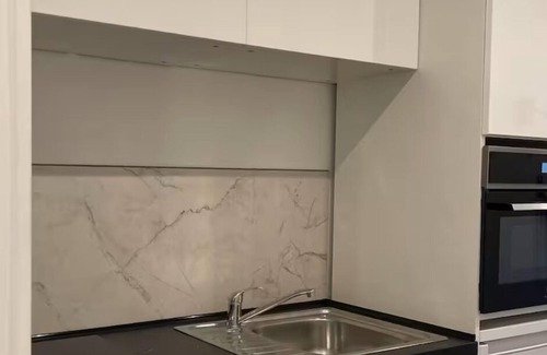 Villeneuve-le-Roi Apartment | Orly airport, free parking, detached duplex in house