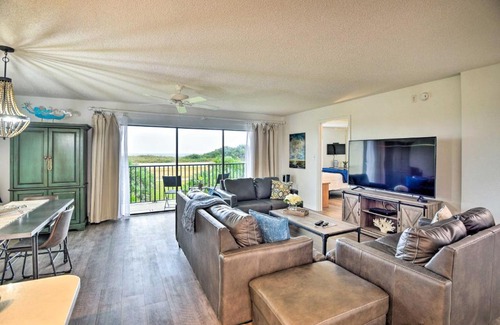 Ormond-by-the-Sea Apartment | Ormond Beach Condo with Balcony and Pool Access!