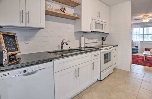 Oakdale Park House | Ormond Beach home w/patio, 1 block to the beach