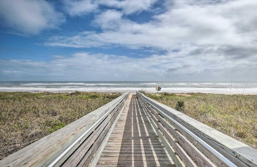 Brendale Heights House | Ormond Beach Home with Screened Porch, Walk to Shore