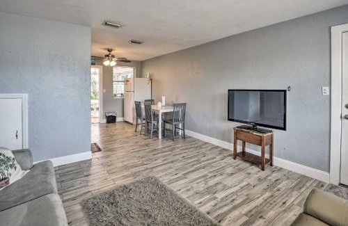 Brendale Heights House | Ormond Beach Home with Screened Porch, Walk to Shore